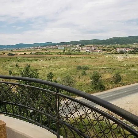 Апартамент Studio In Harmony Suites 3 *